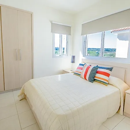 Βίλα Pernera 012 *