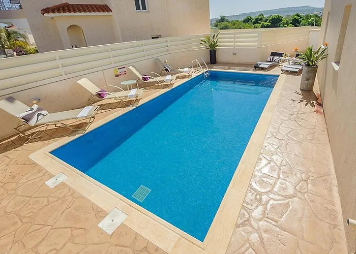 Pernera 012 فيلة بروتاراس