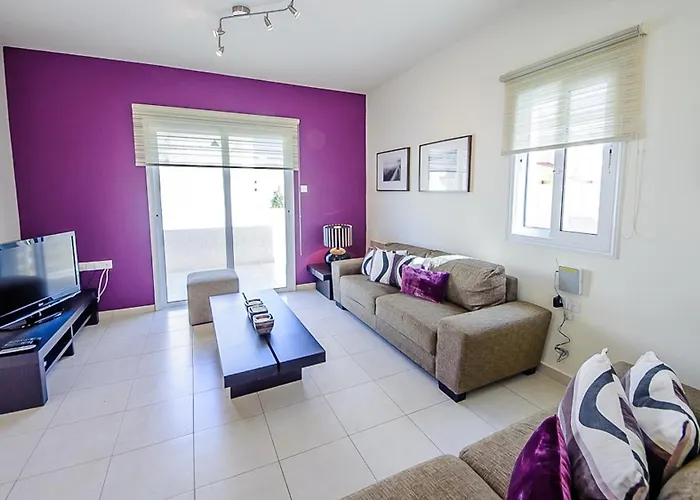 فيلة Pernera 012 *