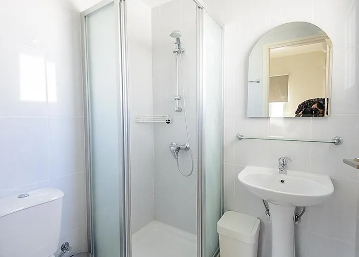 Pernera 012 فيلة بروتاراس