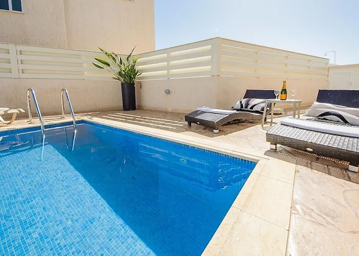 Pernera 012 فيلة بروتاراس