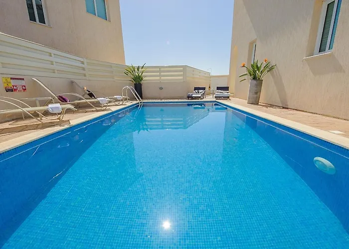 Pernera 012 فيلة