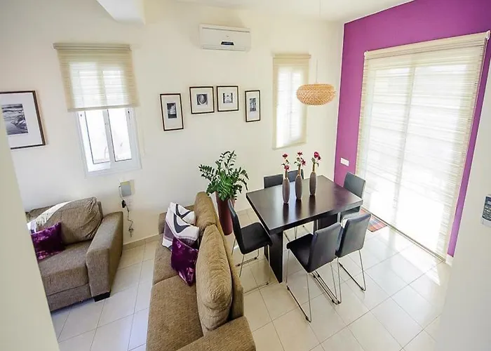 Pernera 012 فيلة